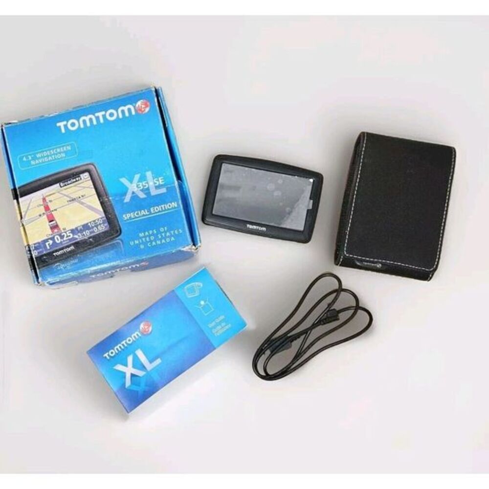 TomTom GPS XL 335 SE Special Edition Maps of U.S. /‎ Canada and Case Bundle